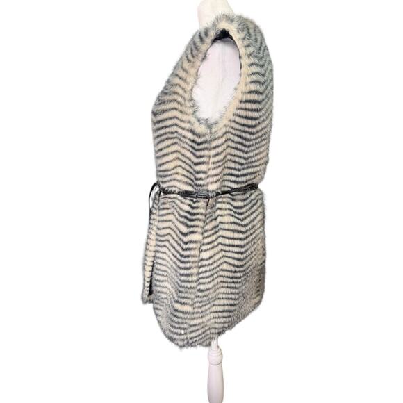 Betsey Johnson Size Small Faux Fur Vest Retro Glamorous Mob Wife Animal Print - Picture 6 of 10
